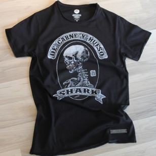 Camiseta Shark huesos negra