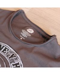 Camiseta Shark huesos gris