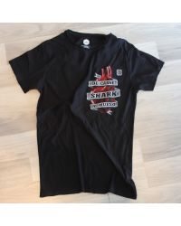 Camiseta Shark corazón negra