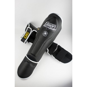 Espinillera Danger Super Max Black